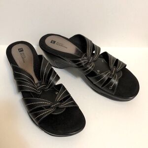New White mountain black leather sandals size 11M
